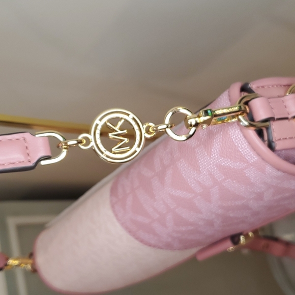 🎉HP🎉! Michael Kors 💘NWT💘 Bradshaw Convertible Purse in Smoky Rose!💘💘💘 - Picture 5 of 16